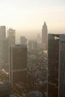 Frankfurt distrito de negócios ao pôr do sol — Fotografia de Stock