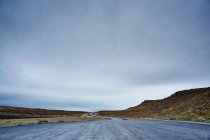 Estrada vazia perto de Gullfoss — Fotografia de Stock