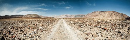 Bela paisagem no vale salino, deserto mojave, Califórnia — Fotografia de Stock