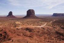 Denkmal Tal Stammespark Felsformationen, Navajo, arizona, Vereinigte Staaten — Stockfoto