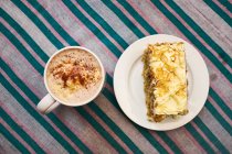 Вигляд на зріз кави і торта (Антигуа, Гватемала). — стокове фото
