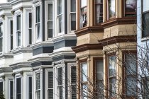 Linha de casas, San Francisco, Califórnia, EUA — Fotografia de Stock