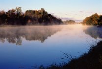 Mille azulejos río en otoño - foto de stock