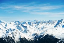 Vista de las montañas de invierno - foto de stock