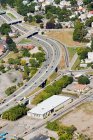 Вид с воздуха на шоссе, округ Ньюпорт, Род-Айленд, США — стоковое фото