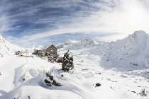 Cubierta de nieve de montaña Schne Aussicht Htte, Bella Vista - foto de stock