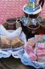 Baklava with turkish delight on table — Stock Photo