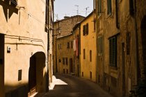 Storico Walled Hill Town — Foto stock