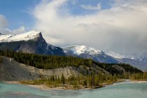 North Saskatchewan River, Banff National Park, Alberta, Canada — Stock Photo
