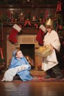 Дети в костюмах рождественских персонажей — стоковое фото
