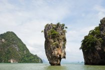 Formation rocheuse sur l'île de Ko tapu, Thaïlande — Photo de stock