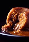 Pulpy toffee pudding — Stock Photo