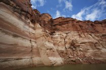 Скальные стены озера Пауэлл, Пейдж, Аризона, США — стоковое фото