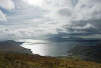 Paisaje nublado de la isla de Skye - foto de stock
