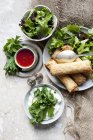 Egg rolls with mixed salad — Stock Photo