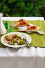 Тарілка овочевого салату — стокове фото