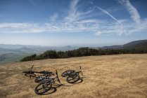 Biciclette su collina, San Luis Obispo, California, Stati Uniti d'America — Foto stock