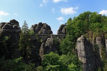 Мост в Bastei Rocks — стоковое фото
