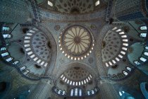 Intricate ceiling in sultan ahmed mosque — Stock Photo