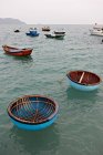 Рибальські човни пришвартовані на острові Con Dao — стокове фото