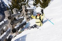 Skieuse profiter mishap — Photo de stock