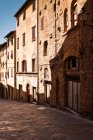 Blick auf Volterra, historische ummauerte Hügelstadt, Toskana, Italien — Stockfoto