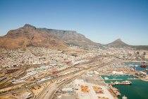 Cidade do Cabo paisagem urbana e montanha de mesa — Fotografia de Stock