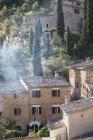 Vistas panorámicas del pueblo de Deia, cordillera de La Tramuntana, Mallorca, España - foto de stock