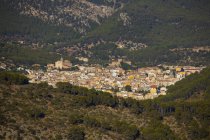 Elevated view of Andratx town, La Tramuntana mountain range, Majorca, Spain — Stock Photo