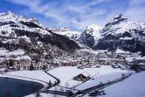 Snow covered mountain valley, Engelberg, Mount Titlis, Suíça — Fotografia de Stock