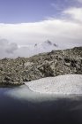 Lago congelado en Mount Baker, Washington, EE.UU. - foto de stock