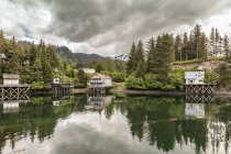 Waterfront будинки, Seldovia, Kachemak Bay, Аляска, США — стокове фото