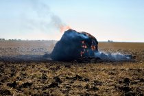 Intentional burning of crop residue in Saskatchewan, Canada — Stock Photo