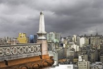 Detalle de esquina de la azotea del edificio Martinelli, Sao Paulo, Brasil - foto de stock