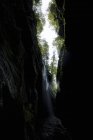 Низький кут зору ущелиною ущелини, Баварія, Німеччина — стокове фото