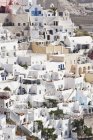 Veduta aerea delle case su ripide colline — Foto stock
