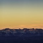 Vista sul tramonto della catena montuosa delle Ande, Parco Nazionale Nahuel Huapi, Rio Negro, Argentina — Foto stock