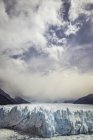 Nubi di tempesta sul ghiacciaio Perito Moreno, Parco Nazionale Los Glaciares, Patagonia, Cile — Foto stock