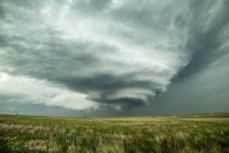 Zyklische Superzelle versucht, einen weiteren Tornado zu produzieren, bushnell, nebraska, usa — Stockfoto