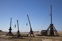 Répliques de catapultes (trebuchet), Les Baux-de-Provence, Provence-Alpes-C ? te d'Azur, France — Photo de stock