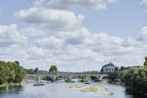 Vista del ponte Wilson sul fiume Loira, Tours, Valle della Loira, Francia — Foto stock