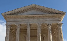Detail of Maison Carree facade, Nimes, Languedoc-Roussillon, France — Stock Photo