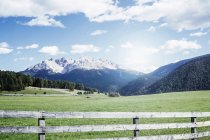 Vue panoramique sur les montagnes enneigées, Nova Ponente, Trentin-Haut-Adige, Italie, Europe — Photo de stock