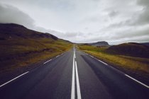 Road through Akureyri, Eyjafjardarsysla, Islândia — Fotografia de Stock