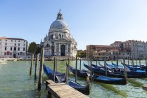 Gondolas on canal, Venice, Veneto, Italy, Europe — Stock Photo