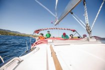 Gruppo di amici yacht a vela, Koralat, Zagrebacka, Croazia — Foto stock