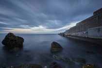 Felsen, die aus dem Meer ragen, odessa, odeska oblast, ukraine, europa — Stockfoto