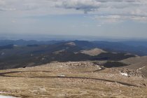 Evans Road si dirige verso la cima del Monte Evans, Colorado, USA — Foto stock