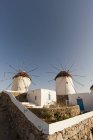Moinhos de vento, Mykonos Town, Cyclades, Grécia — Fotografia de Stock