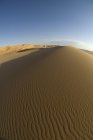 Vista sobre dunas de arena en Erg Awbari, desierto del Sahara, Fezzan, Libia - foto de stock